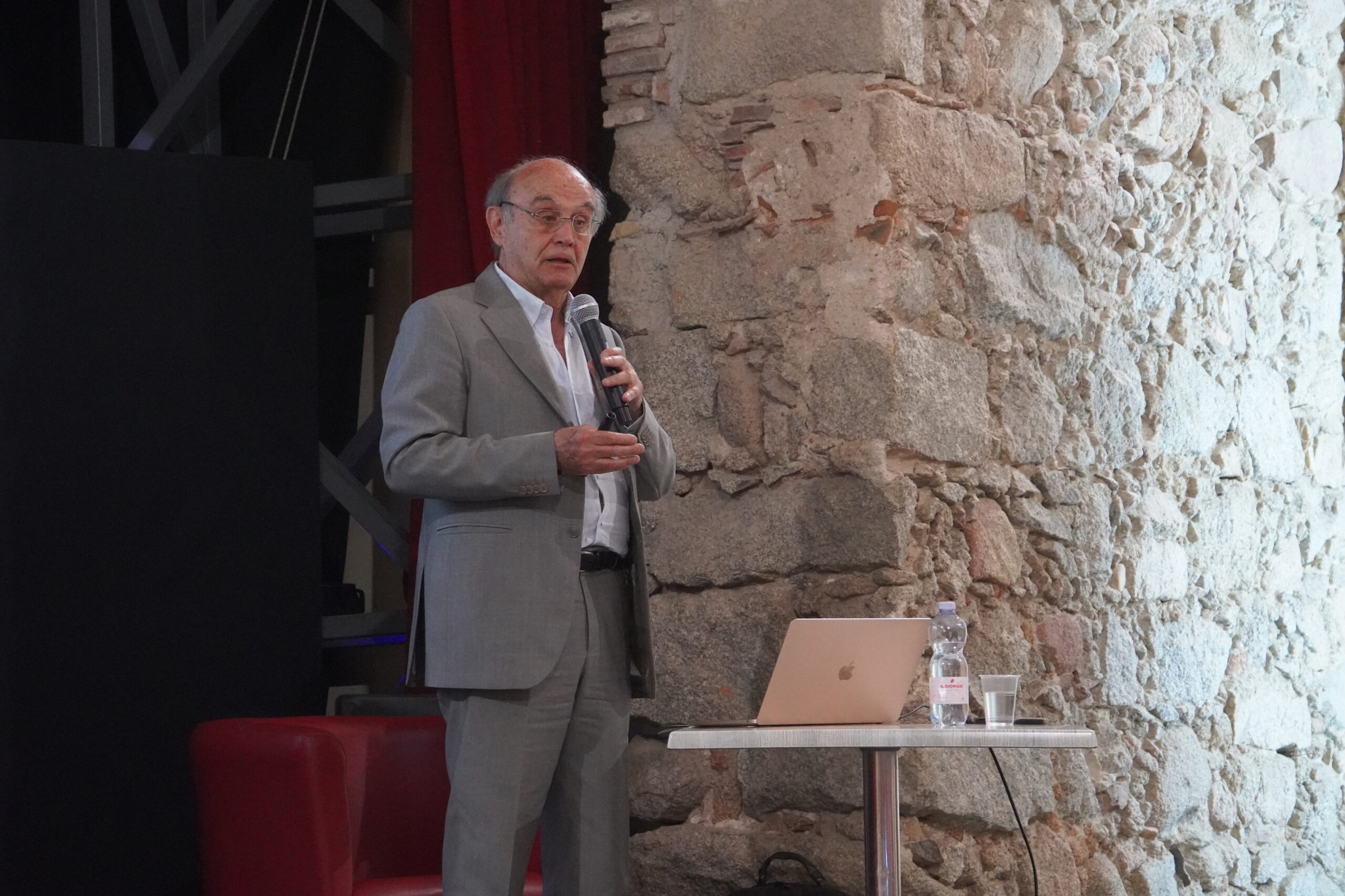 L’evoluzione del cervello dal concepimento all’adolescenza: un incontro di grande valore scientifico e educativo